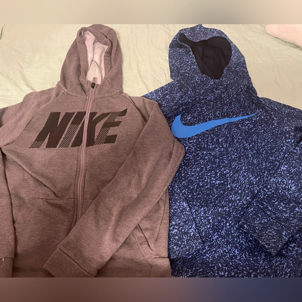 Lot of two Nike hooded sweatshirts Boys XL